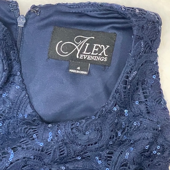 NWT ALEX EVENINGS
Sequin Lace Cascading Ruffle Gown size 4 - Picture 8 of 8